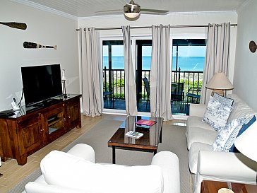 Ferienwohnung in Treasure Island - Strandseite Wohnzimmer mit Balkon