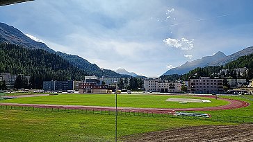 Ferienwohnung in St. Moritz - Assicht gegen Maloja (Süden)