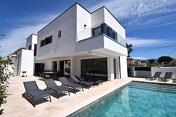 Ferienhaus in Ampuriabrava - NEUBAU - Villa für bis zu 8 Pers., Klima, Pool