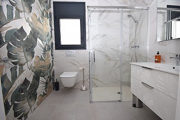 Ferienhaus in Ampuriabrava - Bad en Suite mit ebenerdige Dusche, Waschbecken