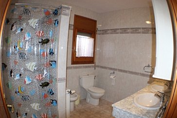 Ferienhaus in Miami Playa, Miami Platja - Badezimmer mit Dusche