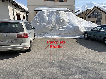 Ferienwohnung in Samedan - Parkplatz